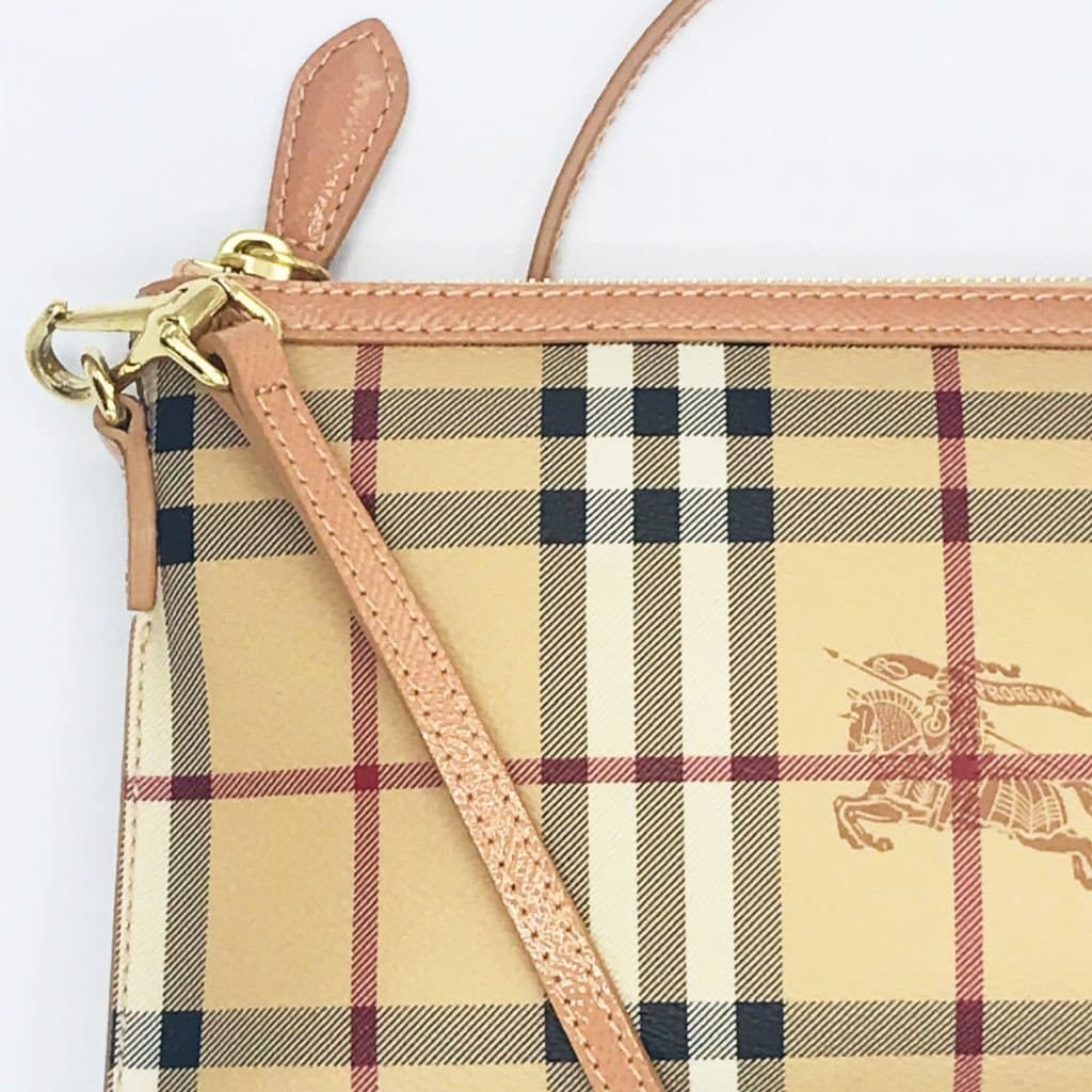 Burberry Peyton Crossbody Bag - CHIC Kuwait Luxury Outlet