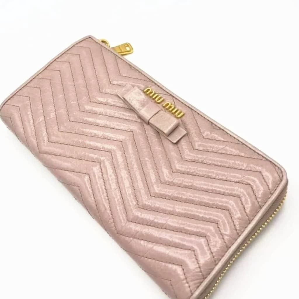 Miu Miu Matelasse Bow Zip Around Wallet - CHIC Kuwait Luxury Outlet