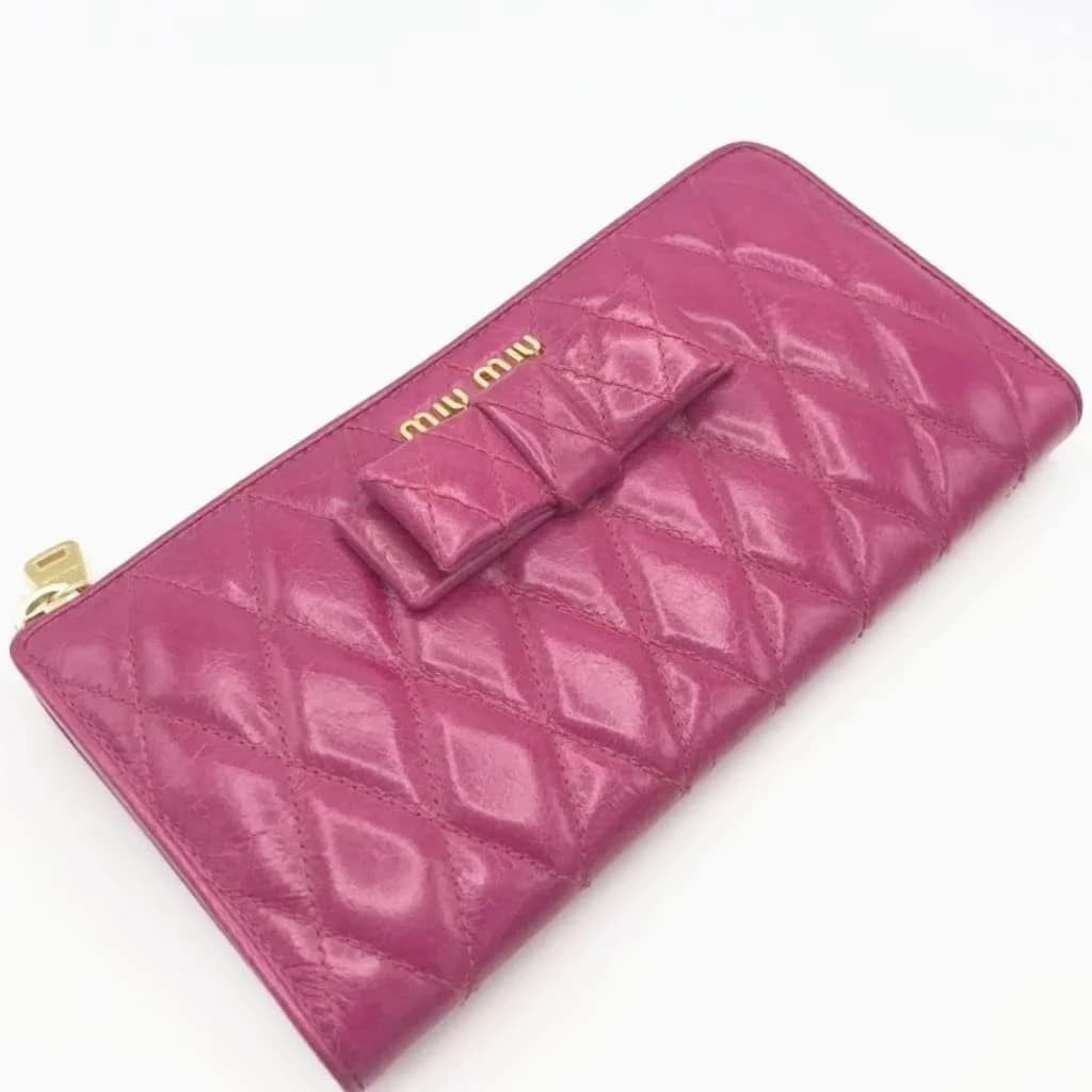 Miu Miu Matelasse Bow Leather Wallet - CHIC Kuwait Luxury Outlet