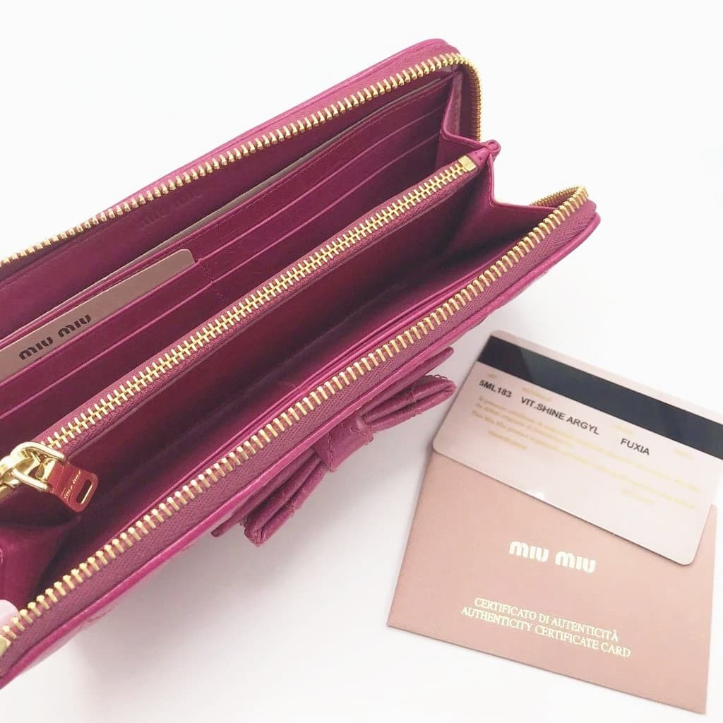 Miu Miu Matelasse Bow Leather Wallet - CHIC Kuwait Luxury Outlet