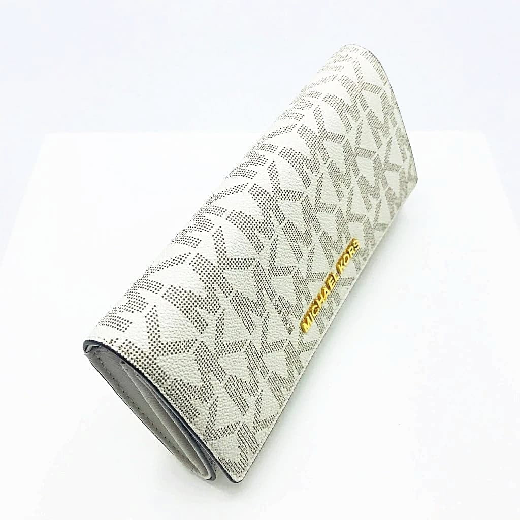 Michael Kors Leather Wallet Carryall - CHIC Kuwait Luxury Outlet