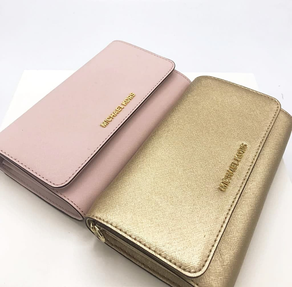 Michael Kors Jet Set Crossbody Gold - CHIC Kuwait Luxury Outlet