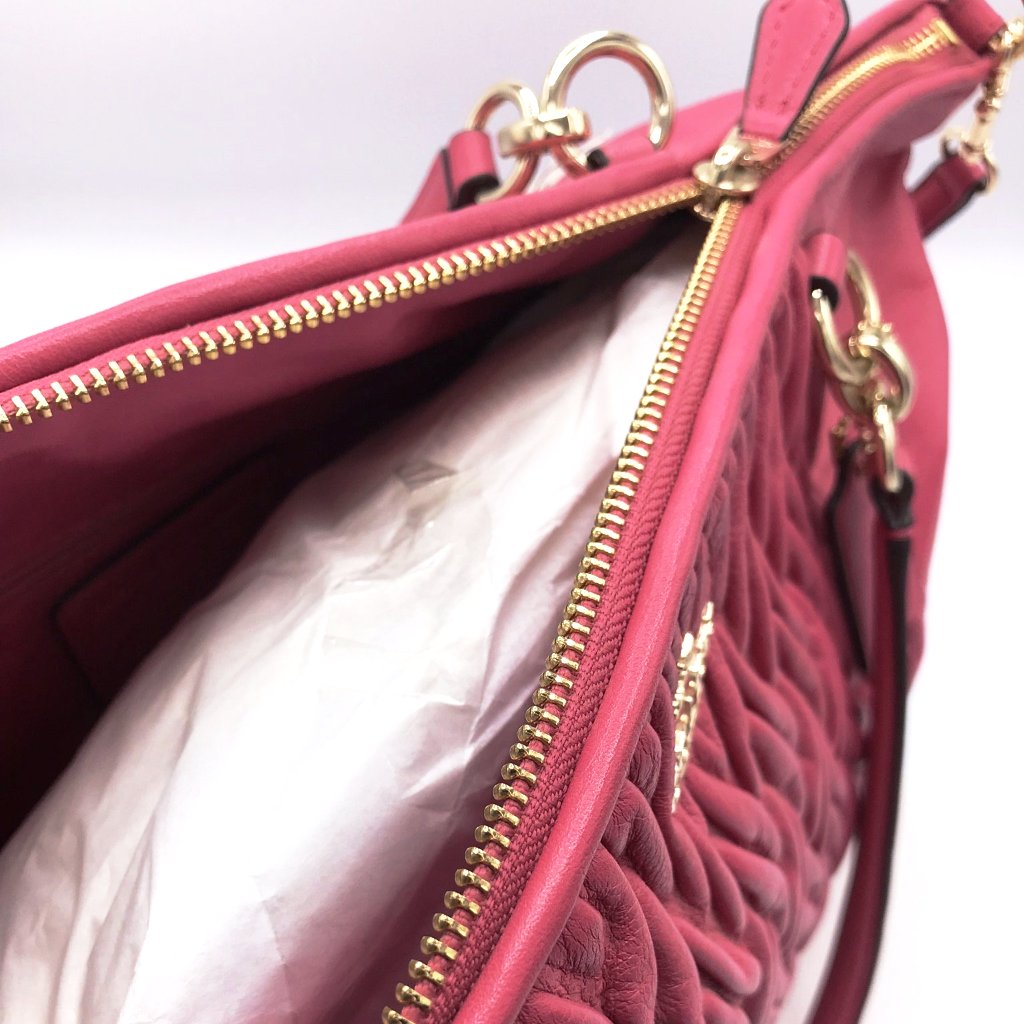 Coach Matelasse Twist Kelsey Shoulder Bag - CHIC Kuwait Luxury Outlet