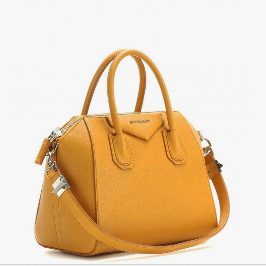 Givenchy Antigona Small Leather Tote - CHIC Kuwait Luxury Outlet