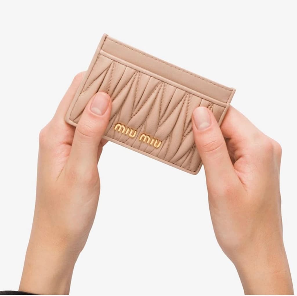 Miu Miu Card Holder Matelasse - CHIC Kuwait Luxury Outlet