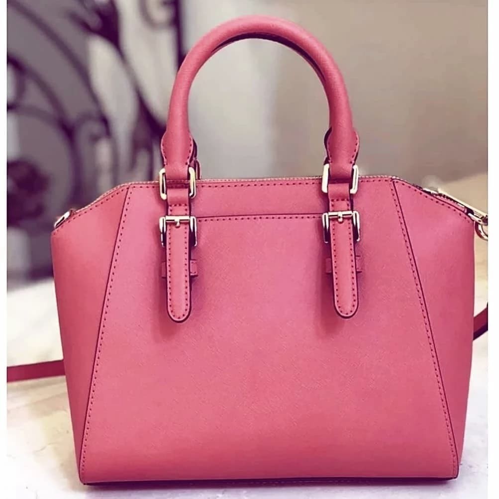 Michael Kors Ciara Messenger Bag - CHIC Kuwait Luxury Outlet