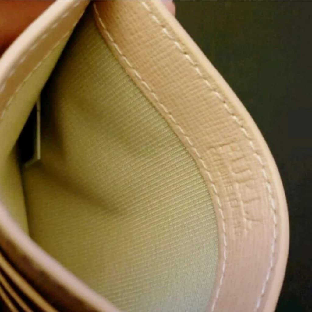 Furla Leather Card Holder - CHIC Kuwait Luxury Outlet