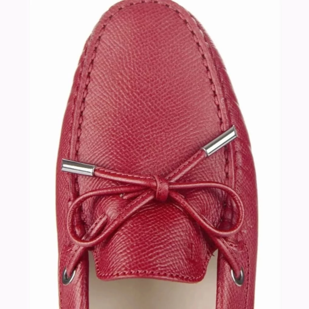 Tods Gommino Leather Loafers - CHIC Kuwait Luxury Outlet