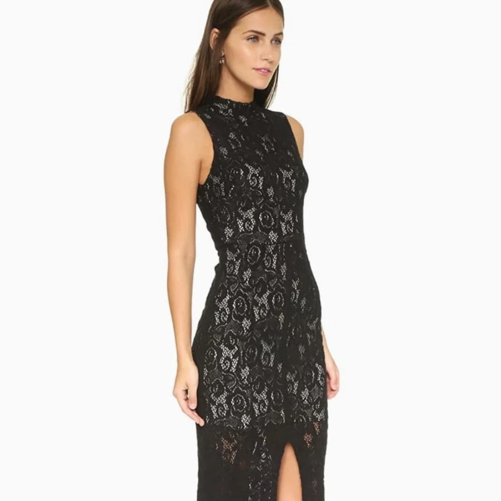 Alice & Olivia Gisela Lace Gown - CHIC Kuwait Luxury Outlet