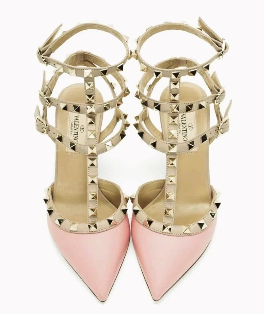 Valentino Garavani Rockstud Pumps - CHIC Kuwait Luxury Outlet