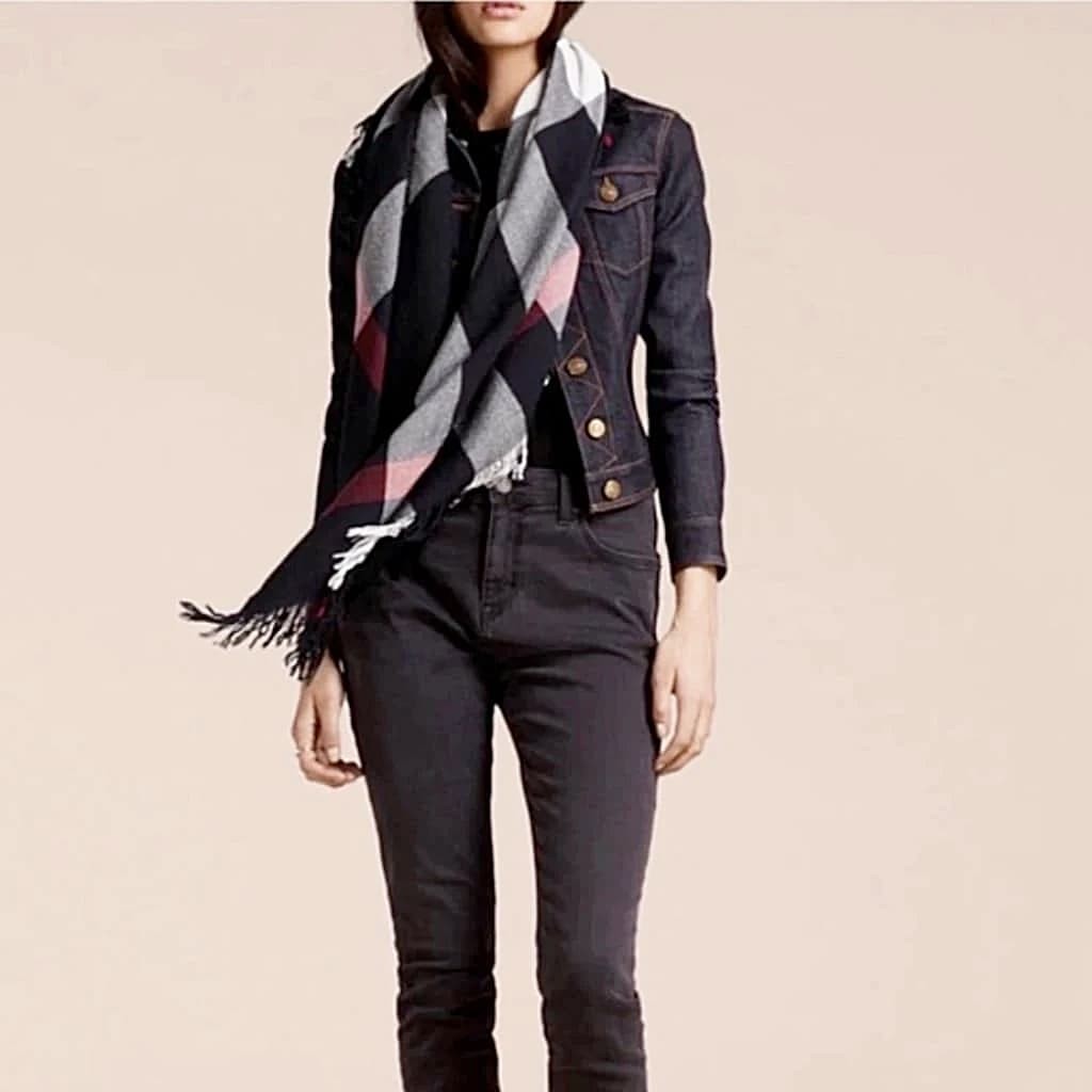 Burberry Check Scarf Navy - chickuwait.com