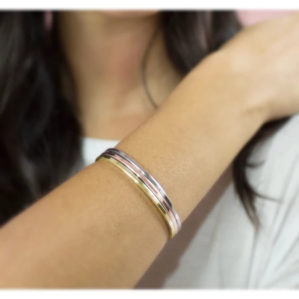 Buckley London Bangle Gold - CHIC Kuwait Luxury Outlet