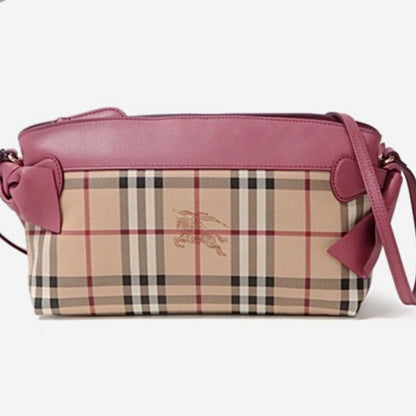 Burberry Chichester Bow Clutch - CHIC Kuwait Luxury Outlet