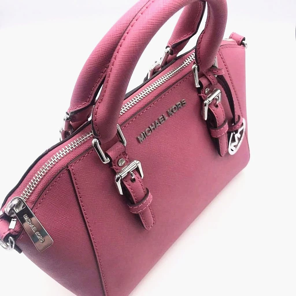 Michael Kors Ciara Messenger Bag - CHIC Kuwait Luxury Outlet