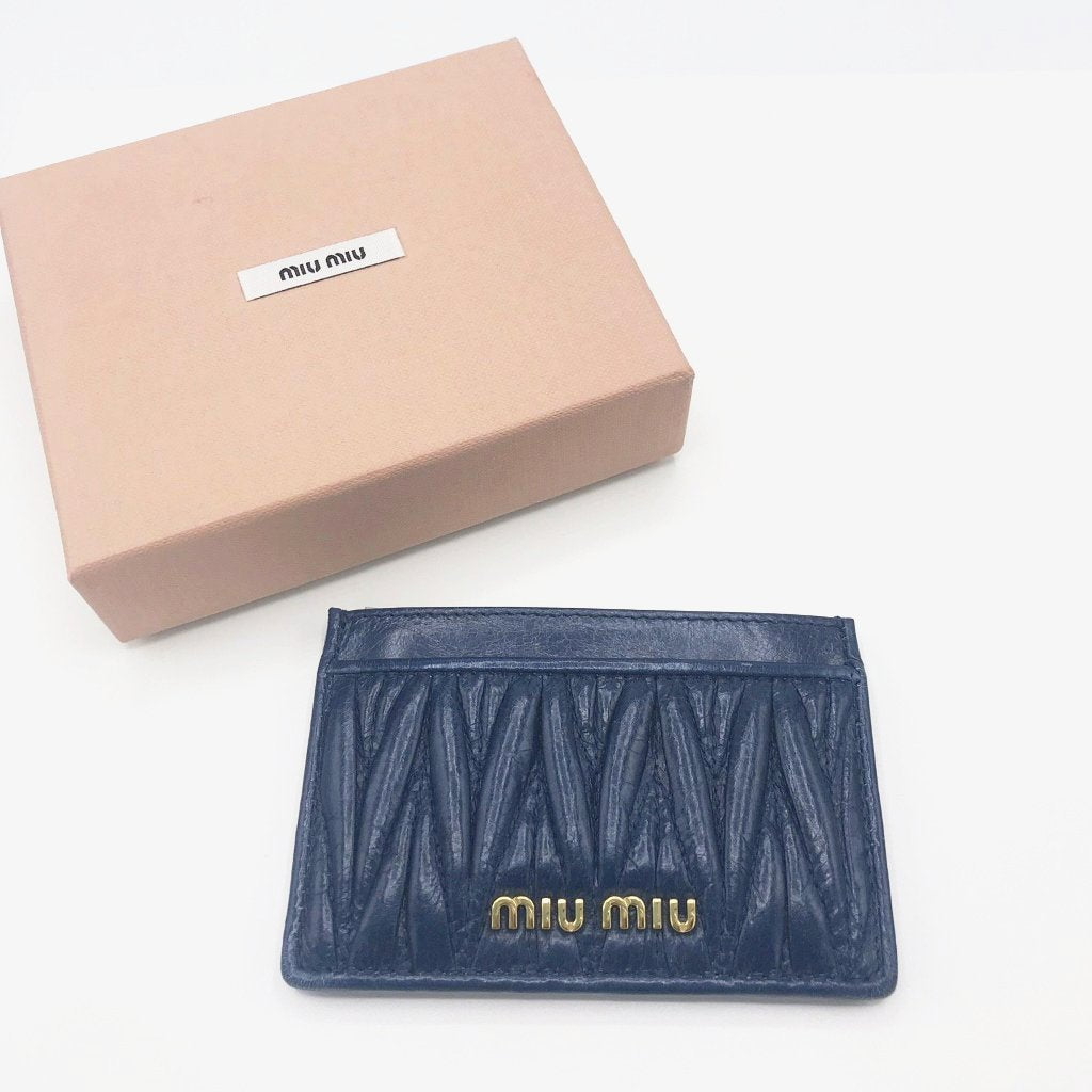 Miu Miu Card Holder Matelasse - CHIC Kuwait Luxury Outlet
