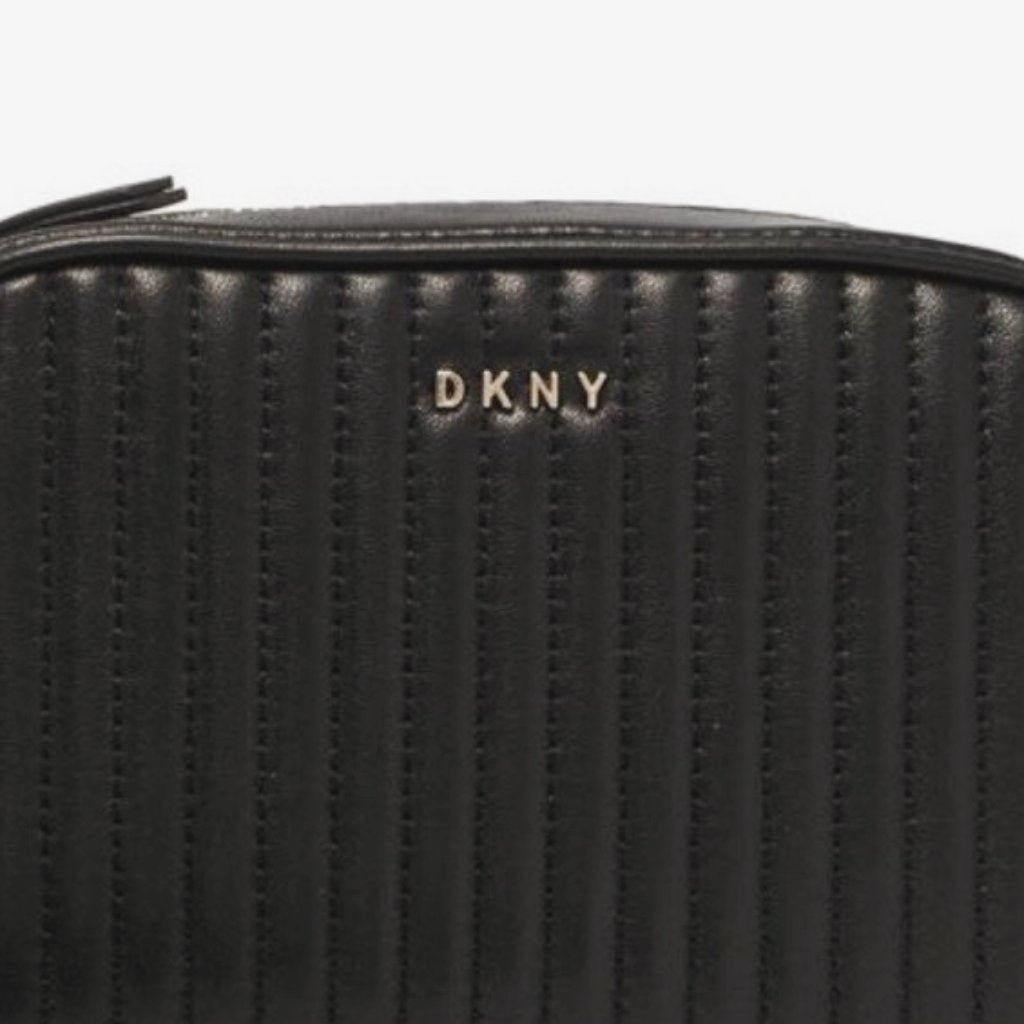 DKNY Small Quilted Leather Clutch – CHIC Kuwait Luxury Outlet